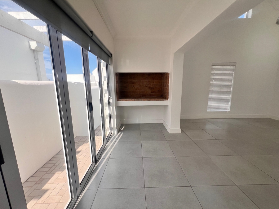 2 Bedroom Property for Sale in Da Gama Village Western Cape